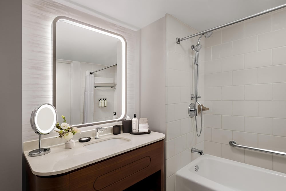 Deluxe Room, 2 Queen Beds - Photo 3