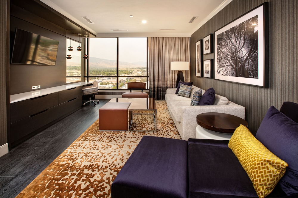 Aspen Tower Executive Suite II photo 1