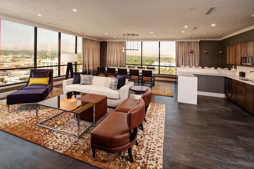 Aspen Tower Presidential Suite photo 3