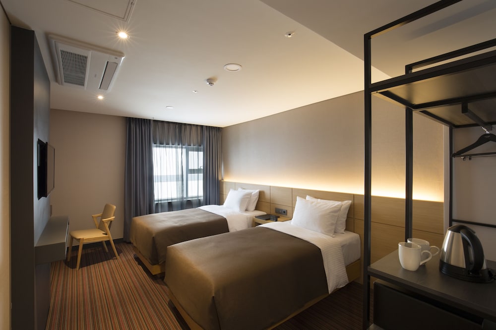 Standard Twin Room photo 3