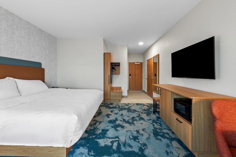 Room, 1 King Bed, Accessible (Hearing)