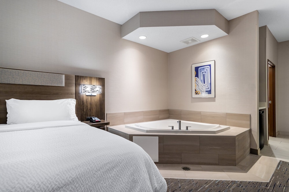 Standard Room, 1 King Bed, Jetted Tub - Photo 1