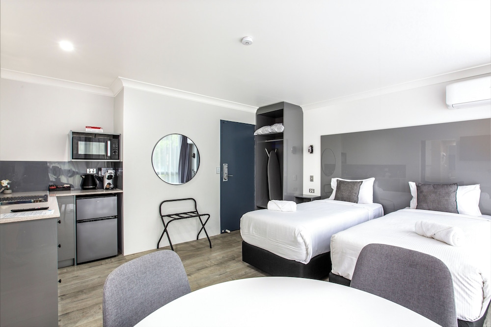 Deluxe Studio, 2 Twin Beds