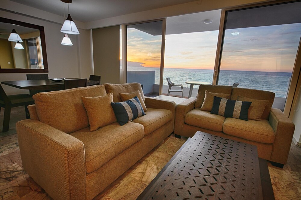 Suite, 1 Bedroom, Terrace, Oceanfront (Newly Renovated, Kitchen) - Photo 4