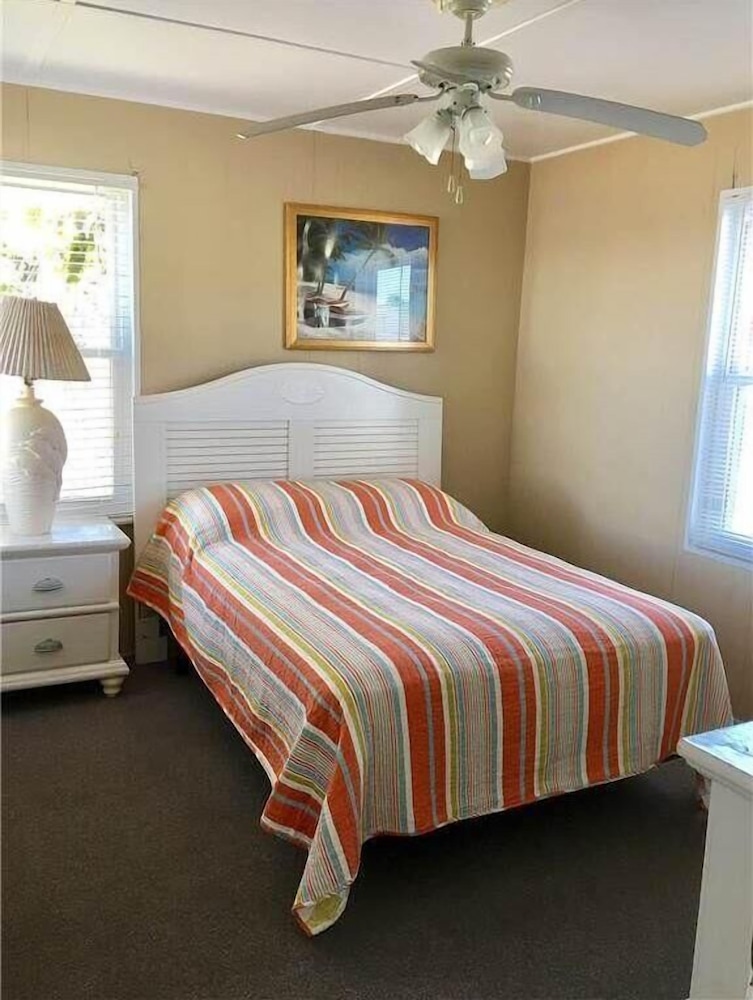 House, Multiple Beds (Beach Retreat) photo 2