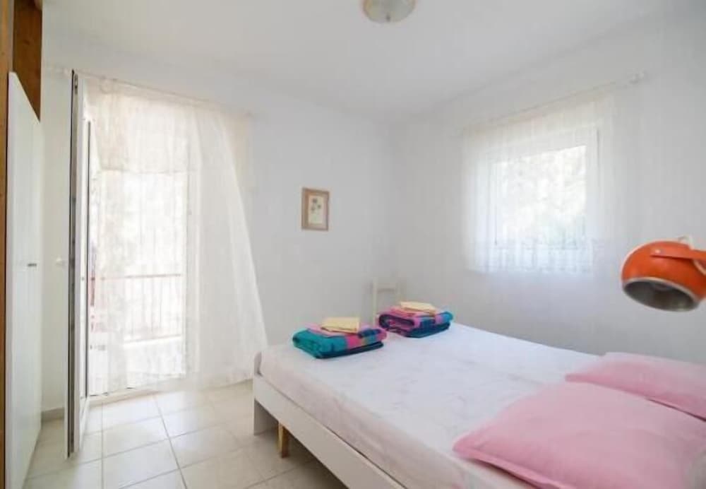 Apartment (Apartments Boguvila - Two-Bedroom Fam) photo 2