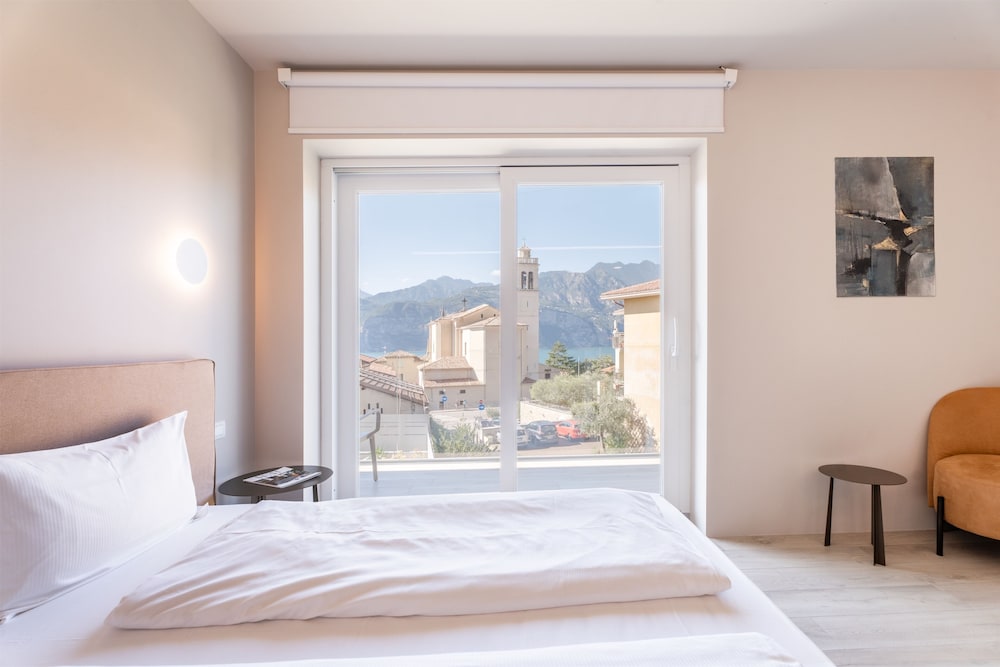 Premier Room, Balcony