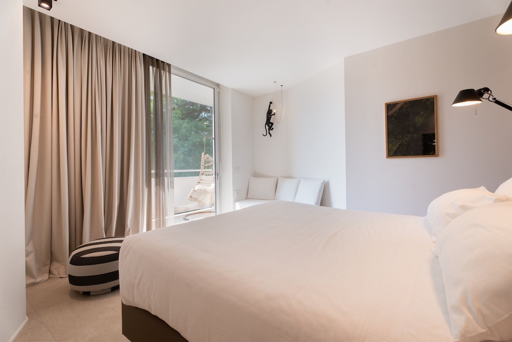 Double Room, 1 Bedroom, Balcony, Garden View - Photo 3