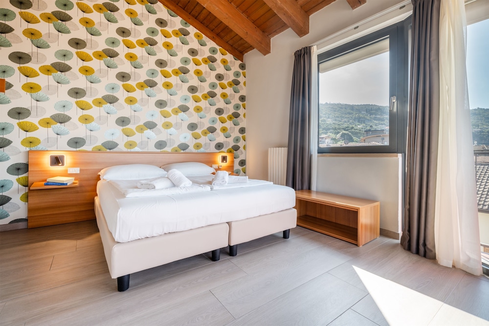 Elite Double or Twin Room, Lake View photo 2