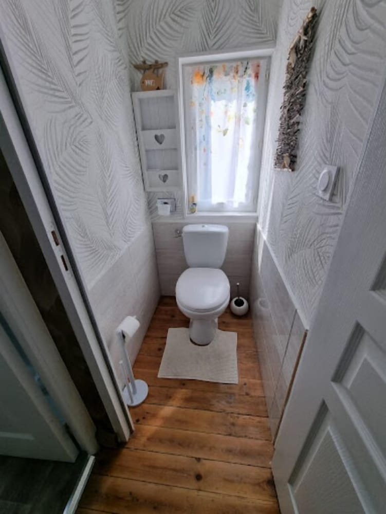 Family Suite, 2 Bedrooms, Private Bathroom, Garden View photo 3
