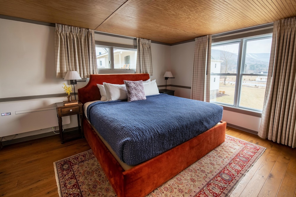 The Tamarack Big Suite