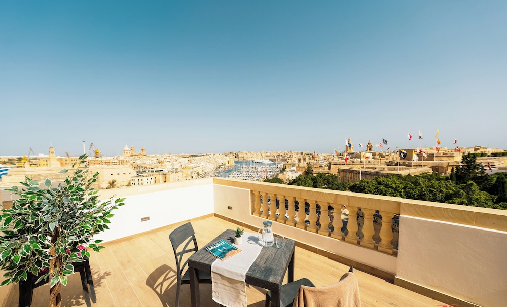 Superior Double Room, Terrace, Marina View