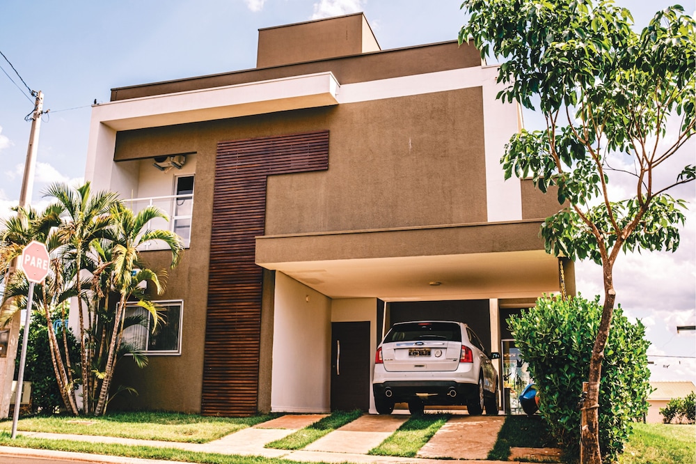 Family House photo 2