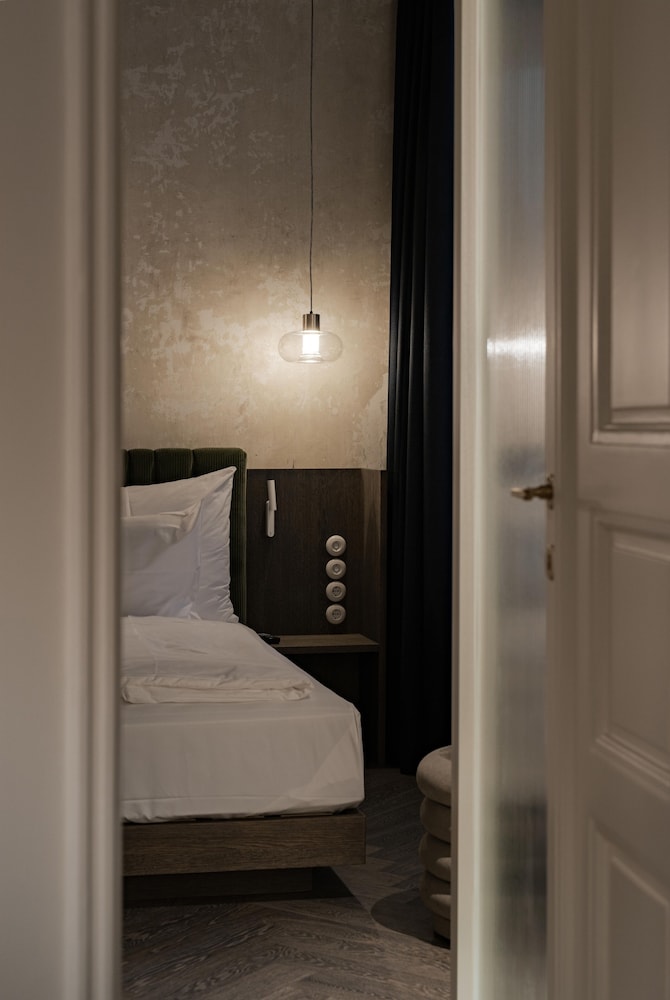Luxury Studio Suite, 2 Bedrooms, Non Smoking, City View
