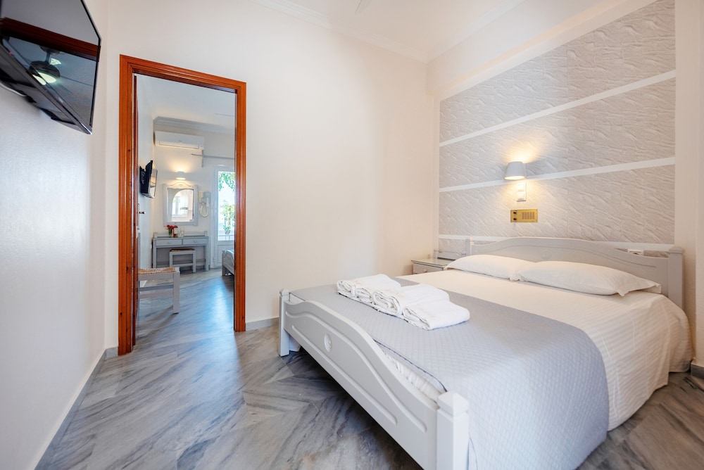 Studio with Sea View (2 Adults)
