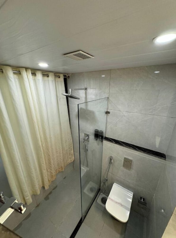Deluxe Room - Photo 2