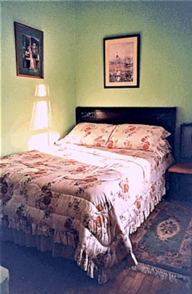 Le Petite Chambre