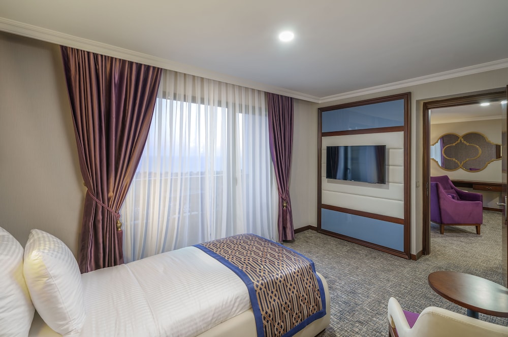 Family Suite (Land View) - Photo 8