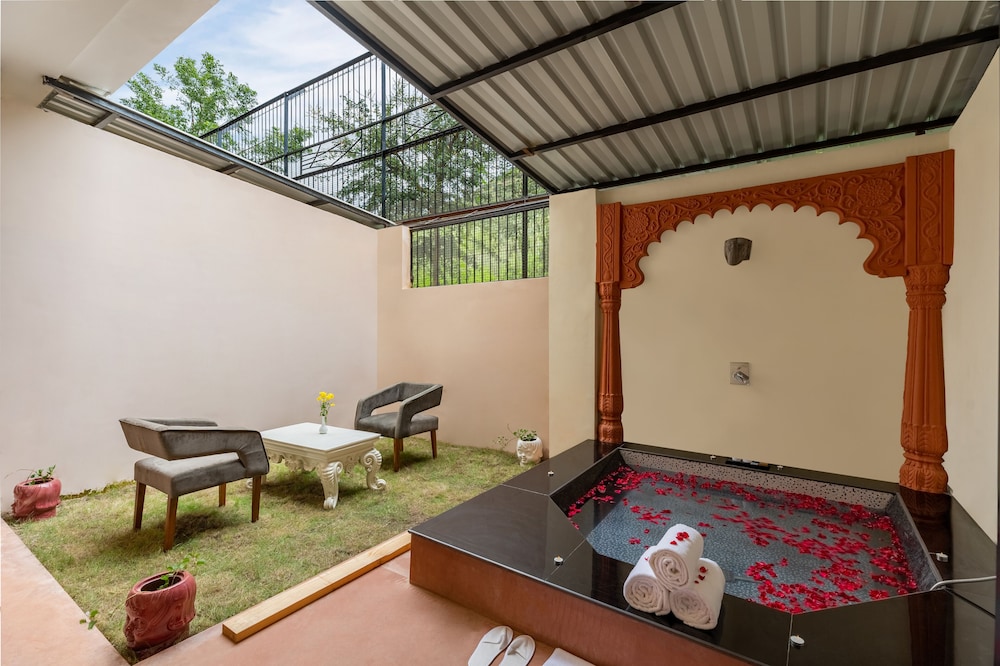Deluxe with Jacuzzi - Photo 6