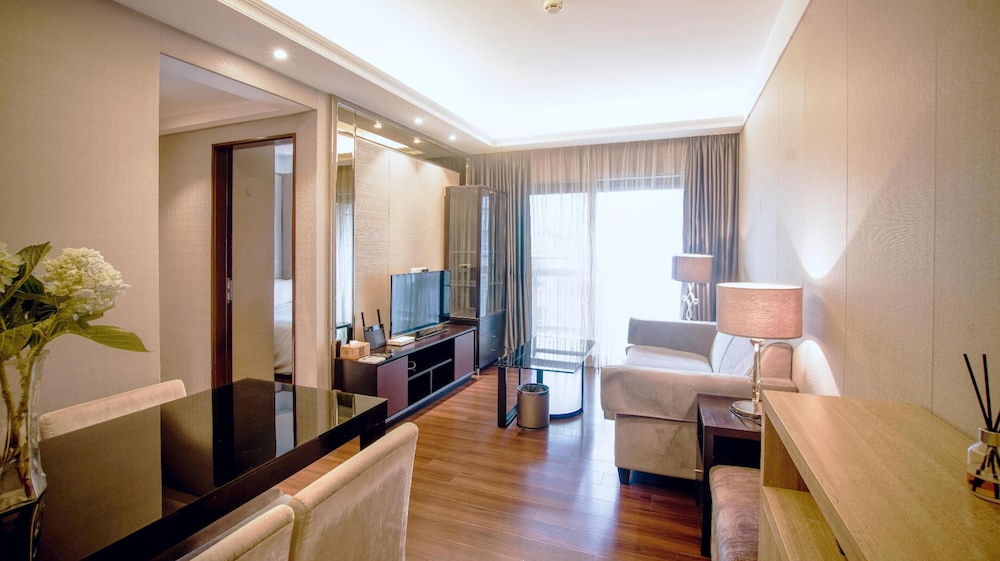 Executive Condo, 2 Double Beds, Kitchen, Garden View