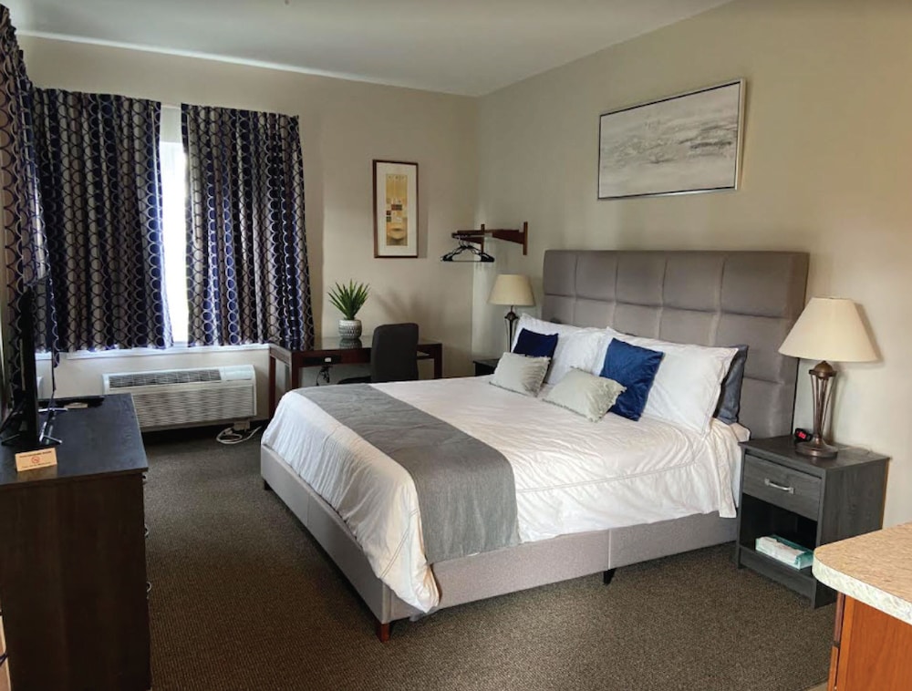 Room, 1 King Bed (1st Floor) photo 1