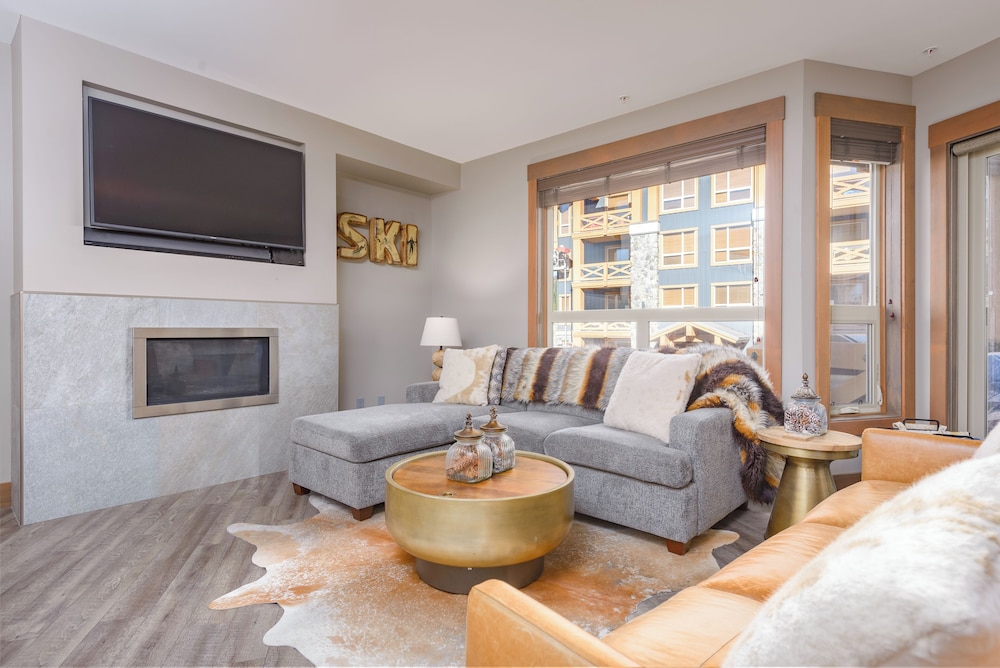 Stonegate Resort Unit B206 | 1 BR + DEN photo 1