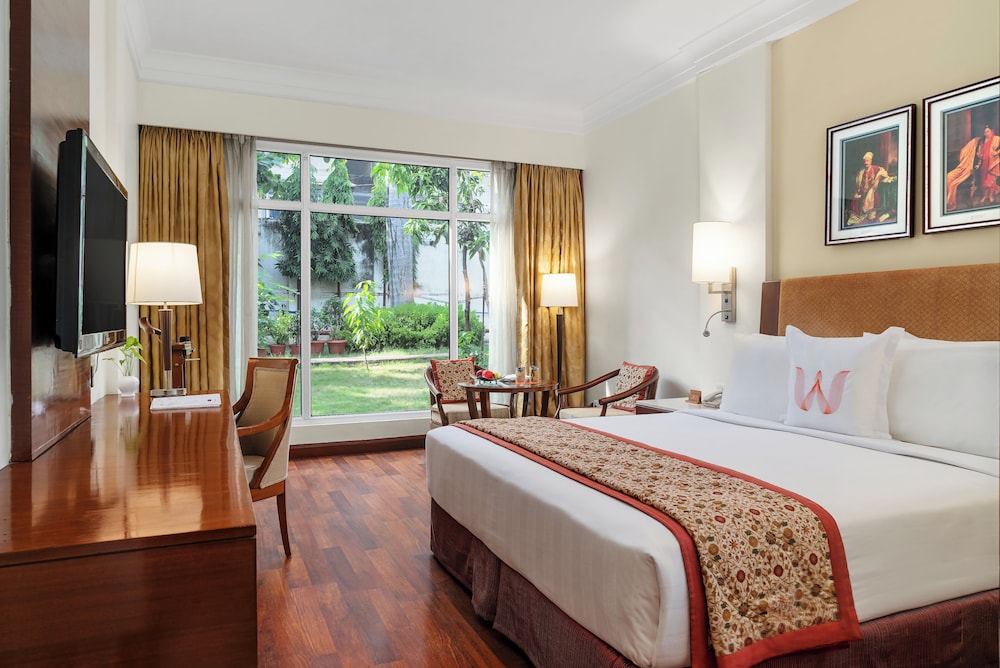 Deluxe Room, 1 King Bed, Garden View (Executive Club Exclusive Double)