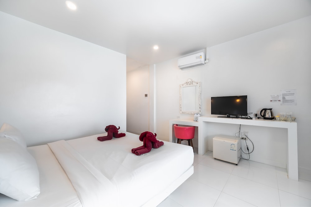 Seaview Room - Photo 13