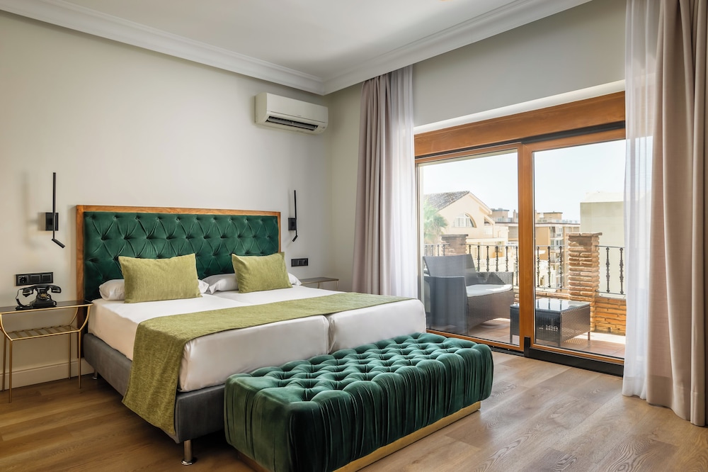 Superior Room (Double superior with balcony)