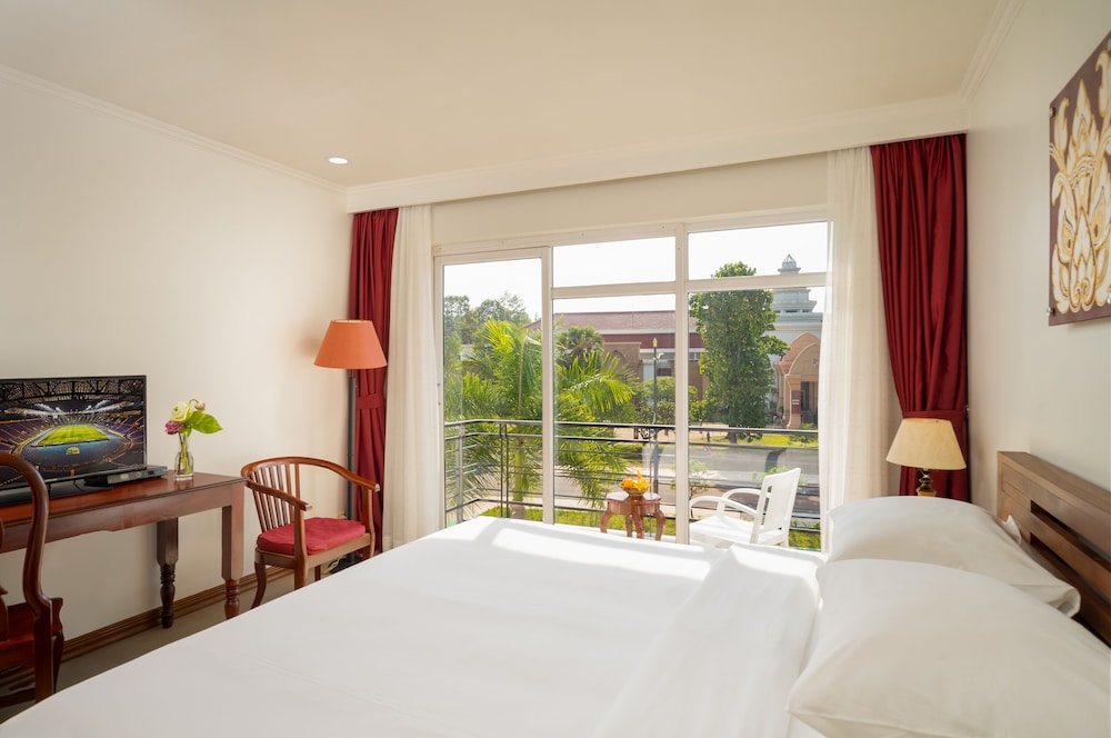 Luxury Double or Twin Room, Balcony, City View photo 3