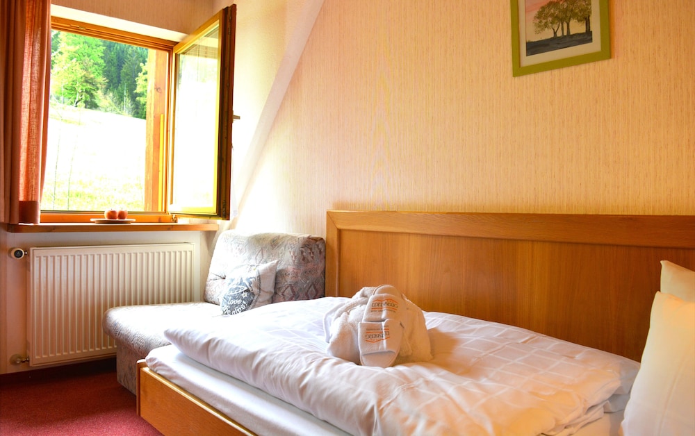Basic Single Room, Balcony photo 2