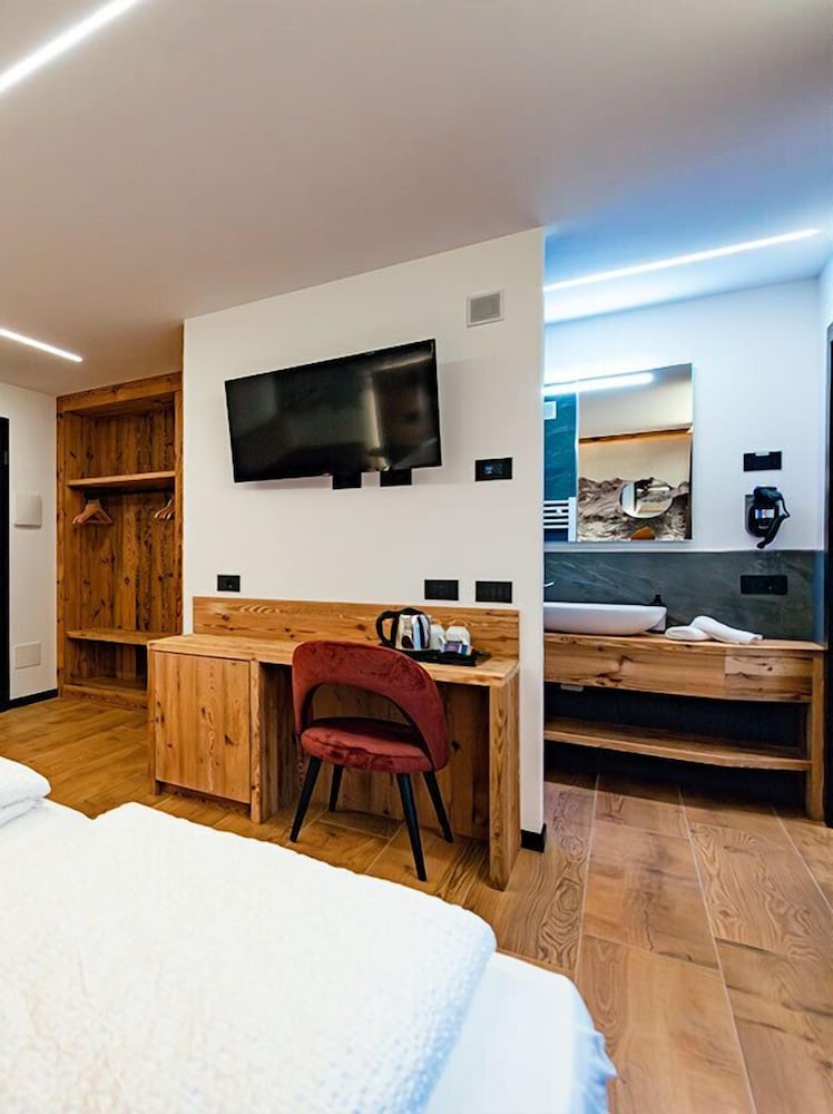 Deluxe Double Or Twin Room, Balcony, Mountain View