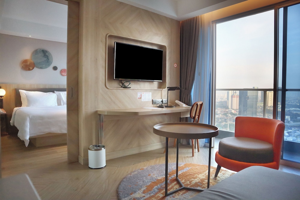 Suite, 1 Bedroom - Photo 7