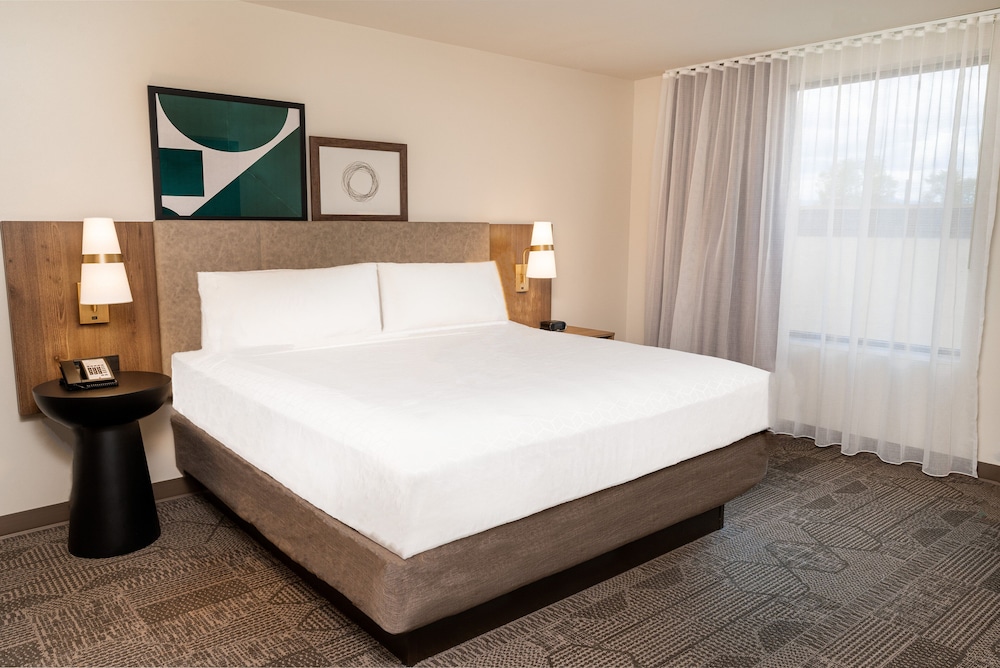 Suite, 2 Bedrooms, Kitchen