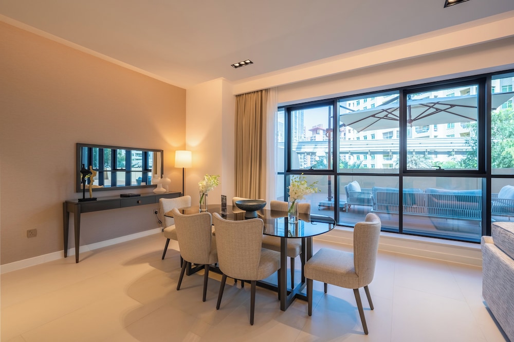 Deluxe Two Bedroom Apartment with Balcony thumbnail 5