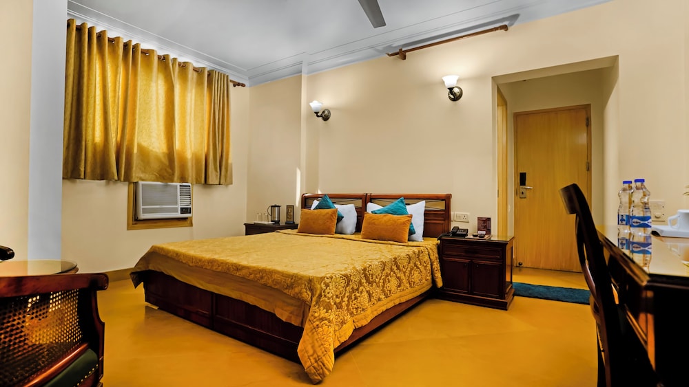 Deluxe Room - Photo 12