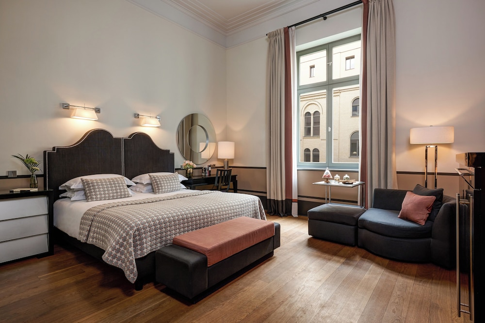 Deluxe Room, Courtyard View
