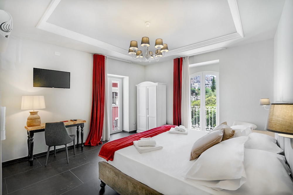 Junior Triple Room, City View