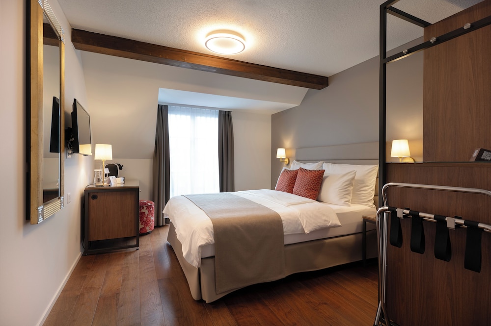 Double Room, Balcony, River View (10m²)