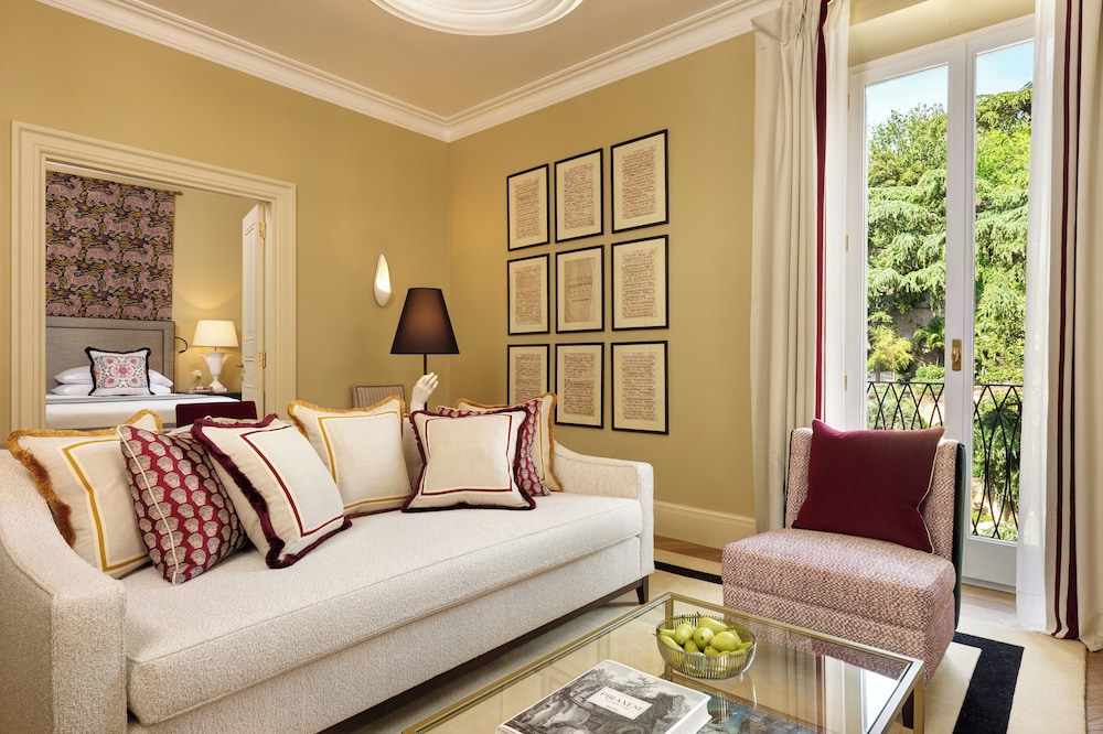 Family Suite (Non Smoking)