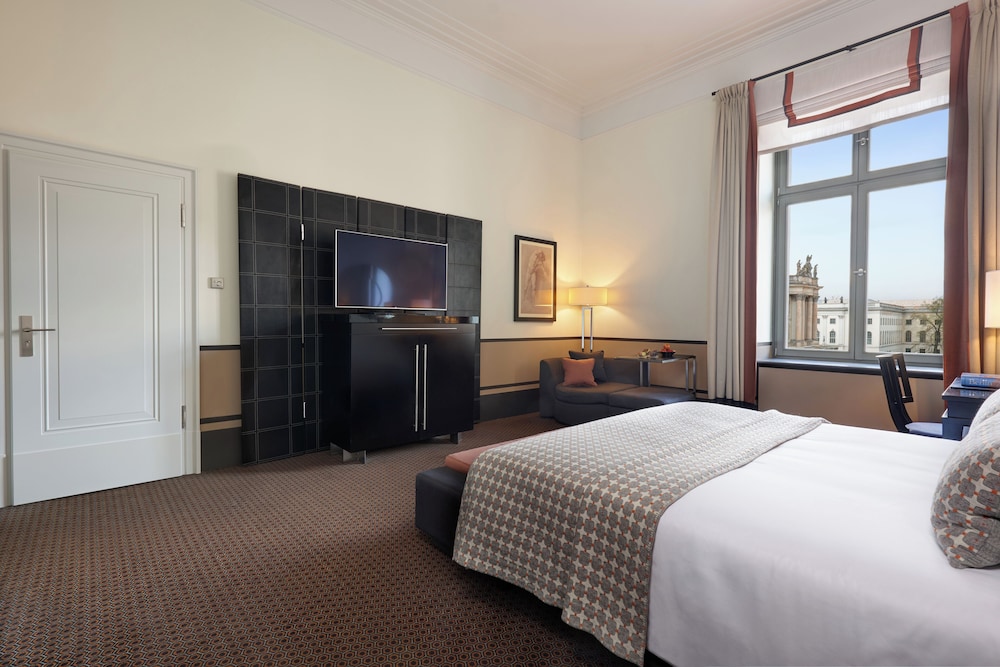 Deluxe Room (Bebelplatz) - Photo 2