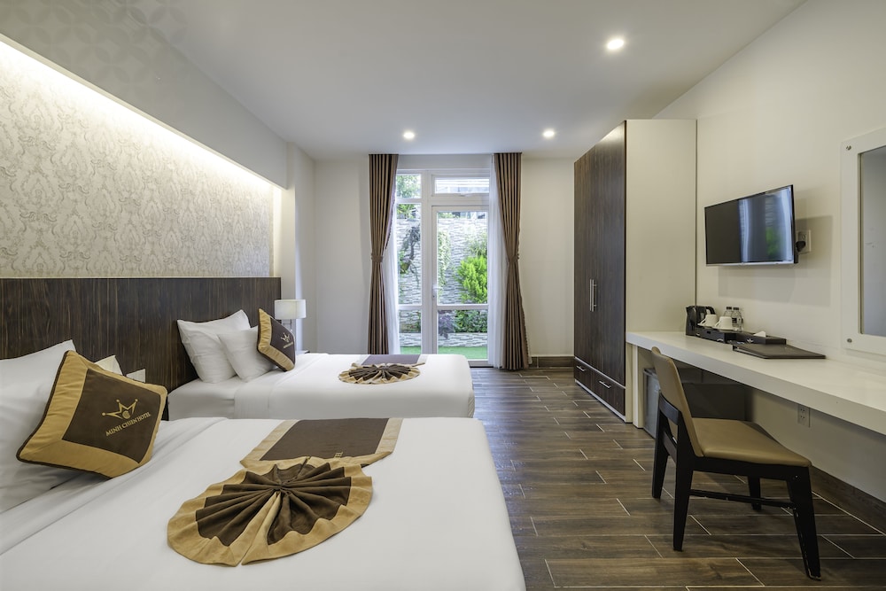 Premium Twin Room - Photo 9