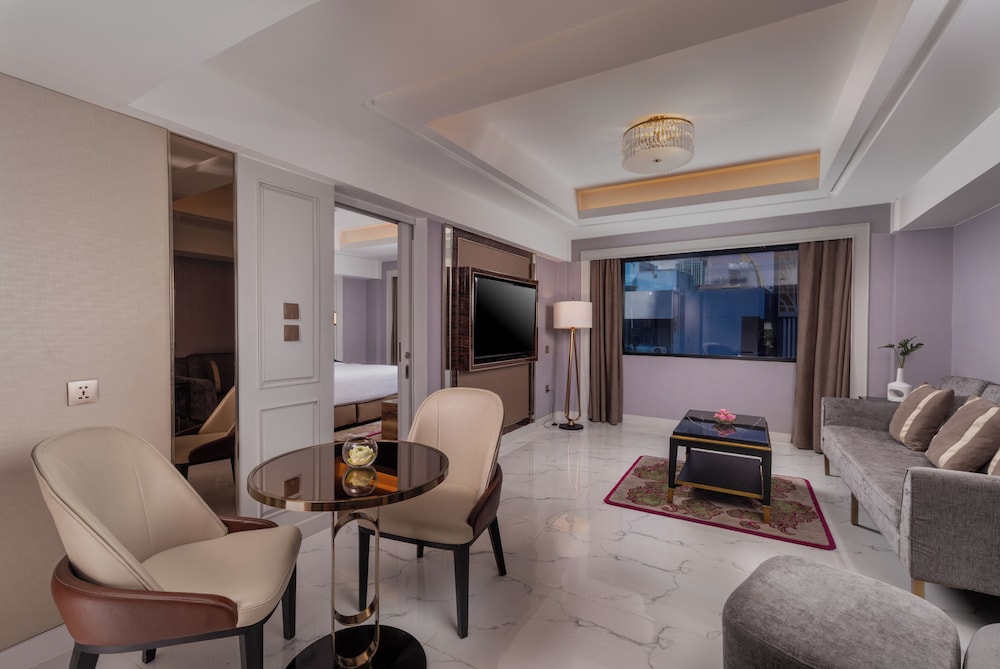 Premier Suite  Club Lounge Access photo 3