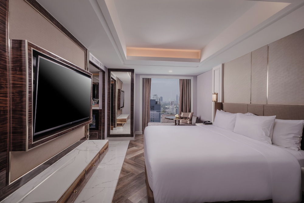 Deluxe Room - King Bed