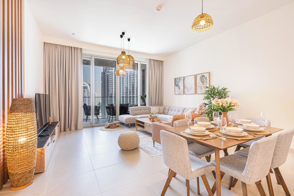 Luxury Apartment, 3 Bedrooms, City View, Tower photo 3