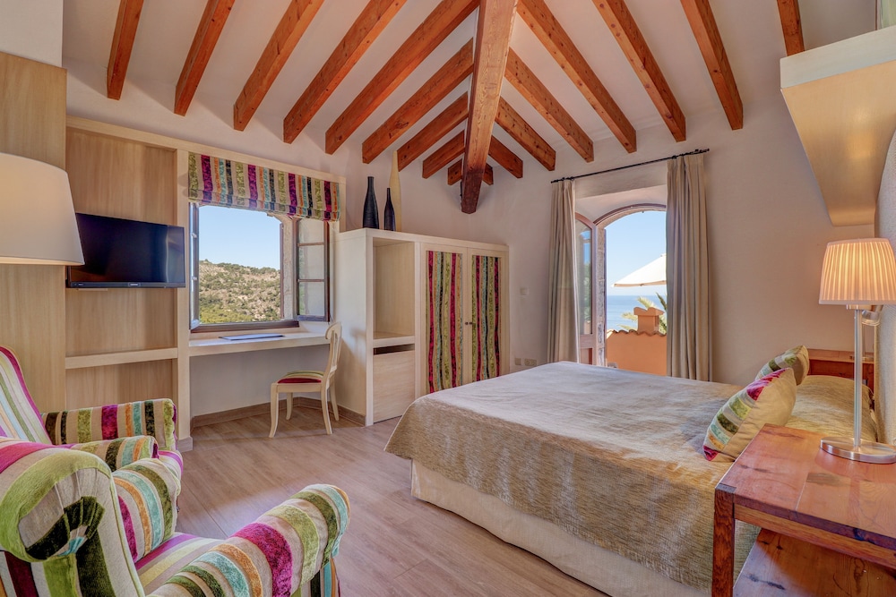 Single Room, City View