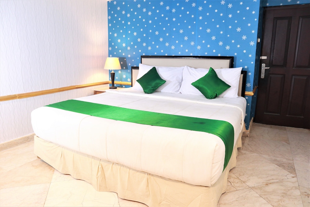 Deluxe Room, 1 King Bed - Photo 1