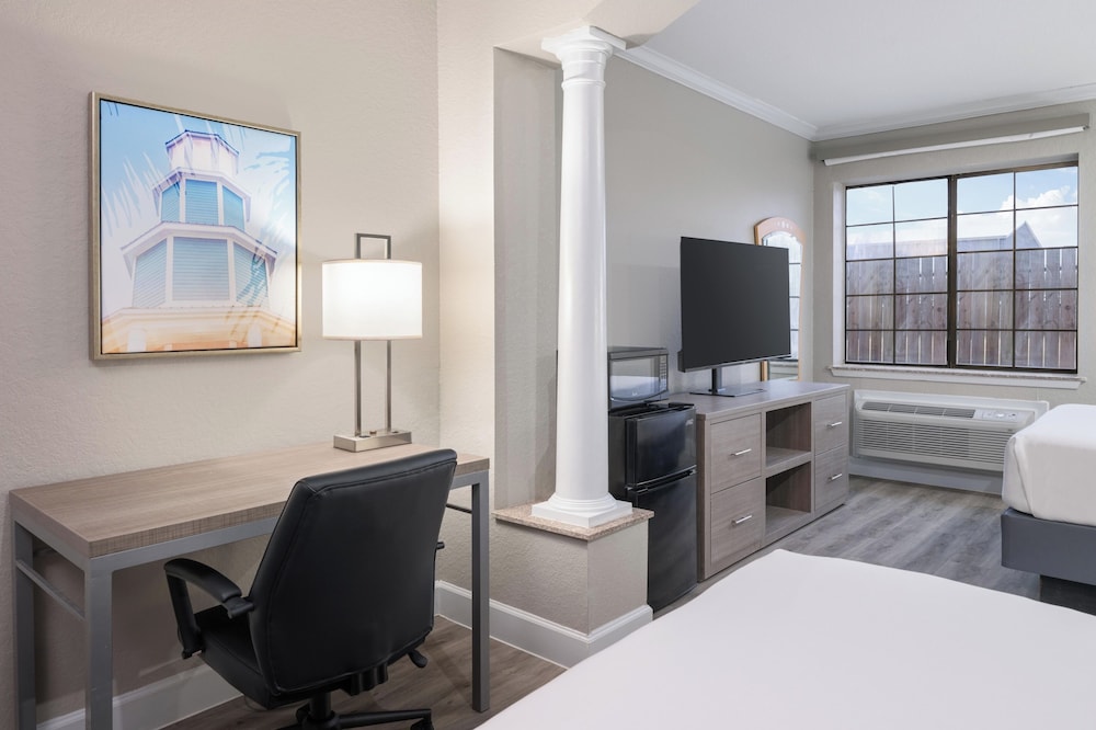 Standard Room, 2 Queen Beds, Accessible, Bathtub photo 1