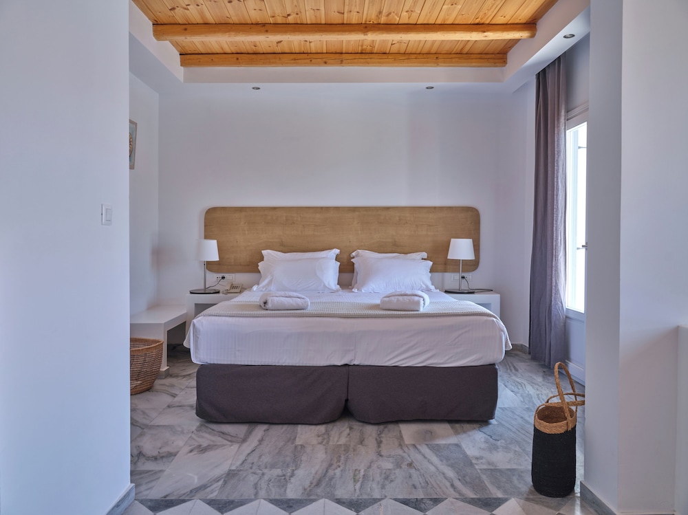 Suite, Sea View