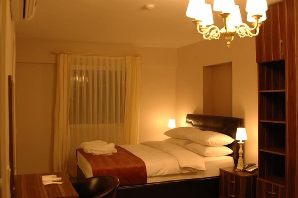 Suite, Partial Sea View photo 1